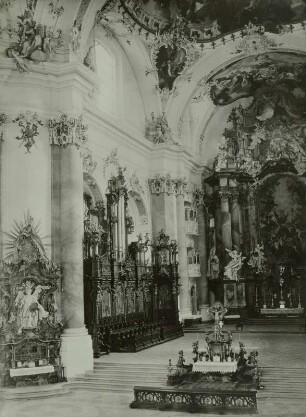 Ottobeuren (Schwäbisch Bayern). Stiftskirche. Inneres. Blick auf Altar u. Orgel.