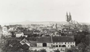Stadtkirche St. Ägidien : Stadtansicht mit Stadtkirche St. Ägidien gegen den Collmberg (312,8 m)