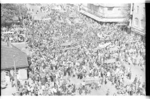 Kleinbildnegativ: Erster Mai-Demonstration, 1971