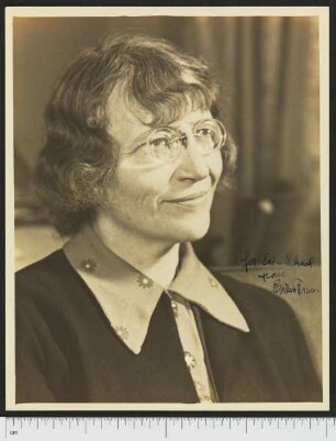 Porträtaufnahme Esther Forbes