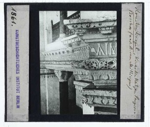 Istanbul, Hagioi Sergios und Bacchos (Küçük Ayasofya Camii) : Gebälk der Emporen