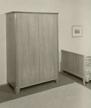 Wäscheschrank : Wäscheschrank (1956; Entwicklungsstelle Radeberg) in Ausstellungskoje