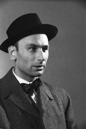 Szenenbilder aus "Shakespeare dringend gesucht" mit Rudolf (Rolf) Wessely, U. Thein u.a., Kammerspiele des Deutschen Theaters