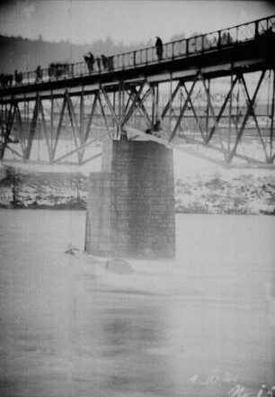Eisenbahnbrücke bei Kachlet/Donau