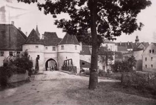 Cham. Altes Stadttor, sogenanntes Biertor, Feldseite