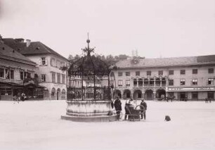 Bruck an der Mur, Marktplatz : Bruck an der Mur. Marktplatz. Nordseite mit Brunnen von 1626 und Kornmeßhaus