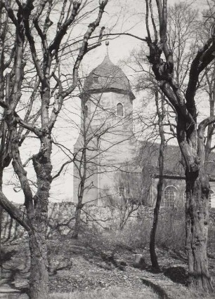 Sacka, Pfarrkirche. Ansicht von Südwesten