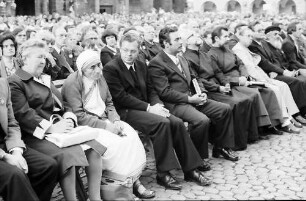 Freiburg: Ehrengäste mit Mutter Teresa