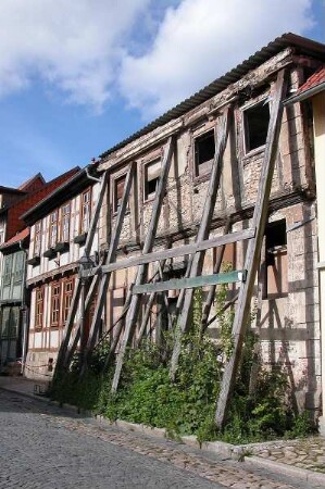 Quedlinburg - Bauruine im Stadtzentrum (Neuendorf) : Bauruine in Quedlinburg, aufgenommen ca. 2004