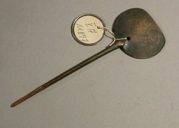 Bronze garment pin (Tupu)