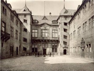 Im Innenhof des Detmolder Schlosses. Detmold. Schlossplatz. Papierabzug