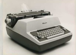 Elektrische Büroschreibmaschine "Olympia SGE 40" der Olympia-Werke