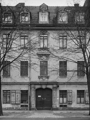 Dresden-Neustadt, Königstraße 10. Wohnhaus mit Laden, sogenanntes Haus "Der Anker" (1730/1735; G. Zumpe). Straßenfront (Teilansicht)