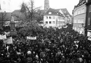 Freiburg im Breisgau: Demo gegen Ausländerfeindlichkeit