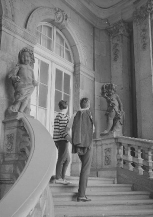 Dresden. Zwinger, Treppe mit Putti am Glockenspielpavillon