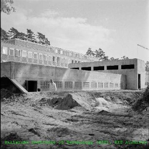 Außenansicht der Abwasser- und Trafostation, von Norden