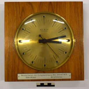 Wanduhr mit Bestenehrung