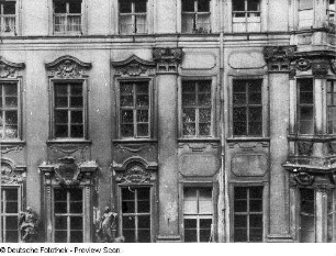 Bautzen, Innere Lauenstraße 2. Wohnhaus mit Laden (sogenanntes Grütznersches Haus) 1720/1724). Fassadendetail der Ostseite