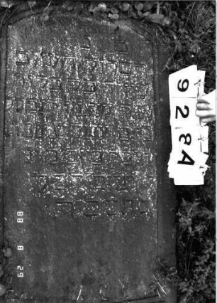 Grabstein 928 (Index: 100099200) Maße HxBxT: 147x58x10 cm: Grabstein 928A