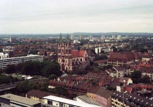 Freiburg im Breisgau: Blick vom Bahnhofshochhaus auf Freiburg