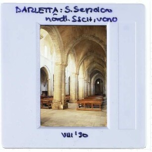 Barletta, Basilika St. Sepolcro : Innenansicht, nördliches Seitenschiff, von Osten