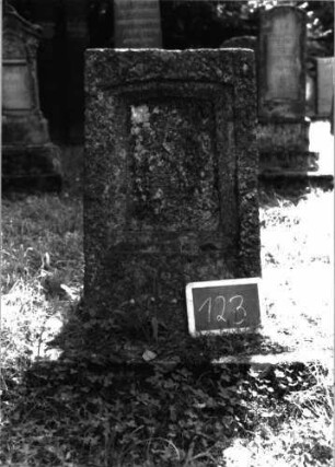 Grabstein 123 Texttafel fehlt: Grabstein 123