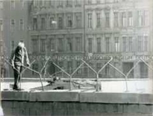 Befestigung der Berliner Mauer an der Kieler Brücke