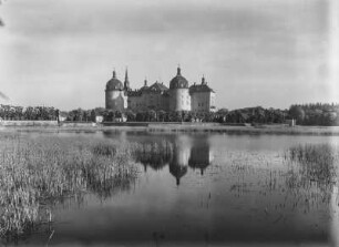 Schloss Moritzburg : Moritzburg. Blick zum Schloss Moritzburg
