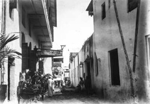 Straßenszene : Sanisbar. Straßenszene