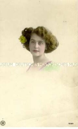Postkarte mit Frauenbild