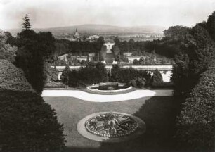 Ossegg (heute Osek / Tschechien). Klostergarten