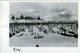 FDGB-Urlauber in Ahlbeck