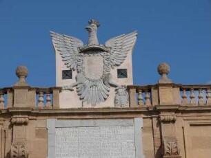 Marsala. Adler auf dem Stadttor.
