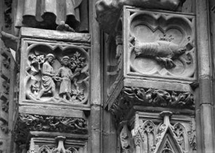 Südliches Westportal — Rechtes Gewände: Christus und die klugen Jungfrauen — Sockelrelief: Sternzeichen Zwilling