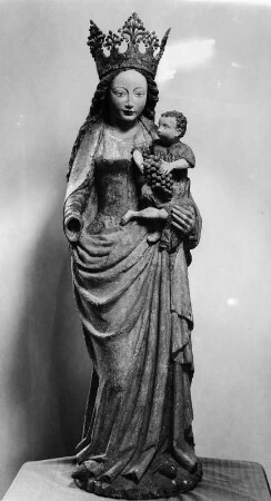 Madonna : Madonna. Holz, geschnitzt, gefaßt