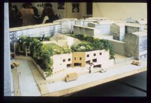 Diapositiv: Dresdener Str. 128-130, 1984