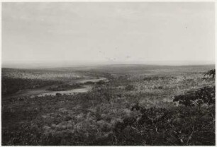 Ausblick vom Tafelberg in Richtung Süden : 24,86 km westlich von Nioaque, Höhe: ca. 460 m