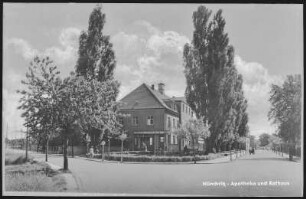 Nünchritz. Apotheke mit Rathaus