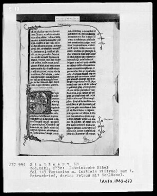 Lateinische Bibel, drei Bände — Initiale P (etrus) mit dem Apostel Petrus, Folio 143recto