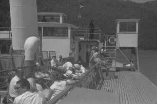Engelhartszell: Schiffsdeck mit Schlafenden