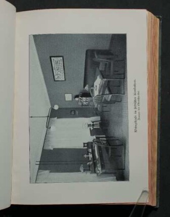 Wohngebäude im städtischen Krankenhaus. Zimmer der Oberschwester.