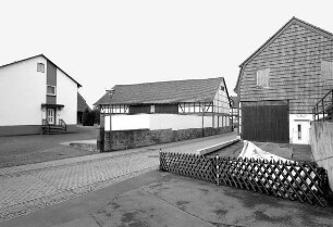 Scheune, Hofmauer; Lohfelden, Bachstraße 28