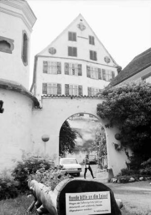 Eichenberg: Schloss, Hofeinfahrt