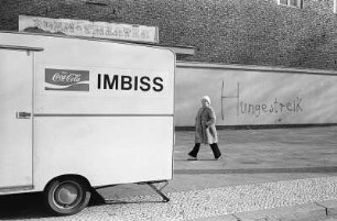 Berlin-Charlottenburg : In Berlin-Charlottenburg, Cicerostrasse (Ecke Kurfürstendamm)