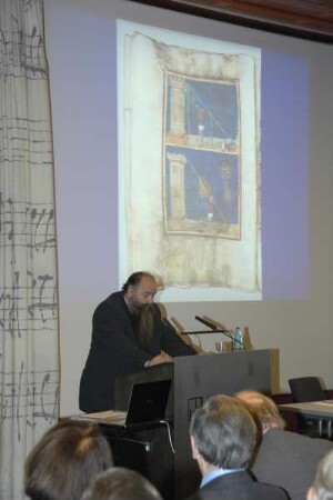 Eröffnung im Vortragssaal. Dr. István Monok bei seiner Ansprache