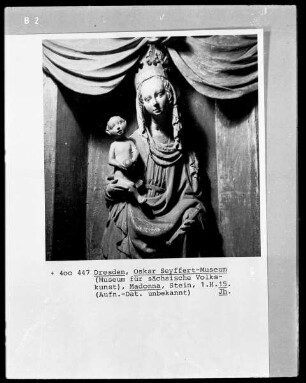 Schrein mit Maria