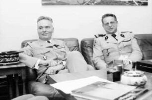 Freiburg: Antrittsbesuch des Generals Jean Claude Fuhr bei Oberbürgermeister Dr. Keidel