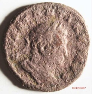 Römische Münze, Nominal Halbfollis, Prägeherr Constantinus I., Prägeort Trier, Original