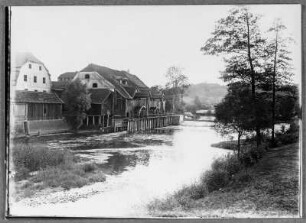Neumühle bei Haynsburg hinter Zeitz mit zwei Wasserrädern