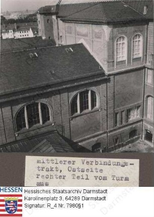 Darmstadt, Hessisches Landesmuseum / Bild 1 bis 3: Dächer zwischen den Gebäudetrakten